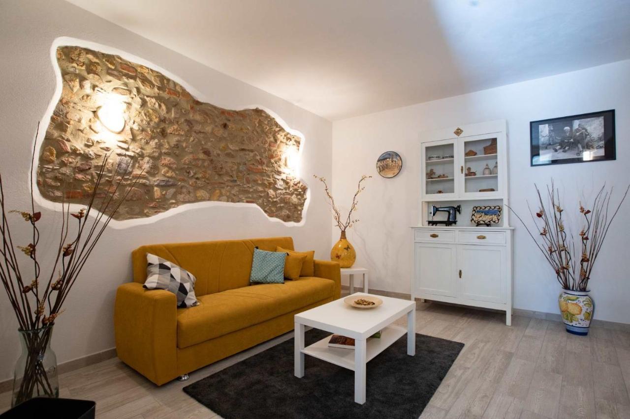 Montepescali Le Logge Casa Vacanze מראה חיצוני תמונה